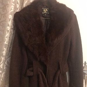 Coat faux fur trimmed